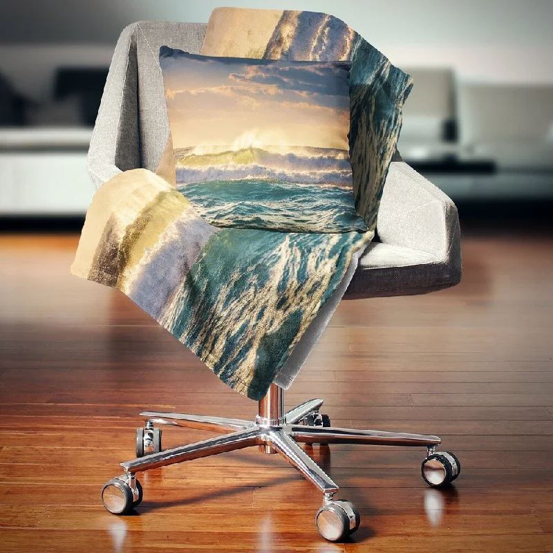 single layer wool throw blanket-Designart 'Sunrise and Shining Waves in Ocean' Seascape Throw Blanket